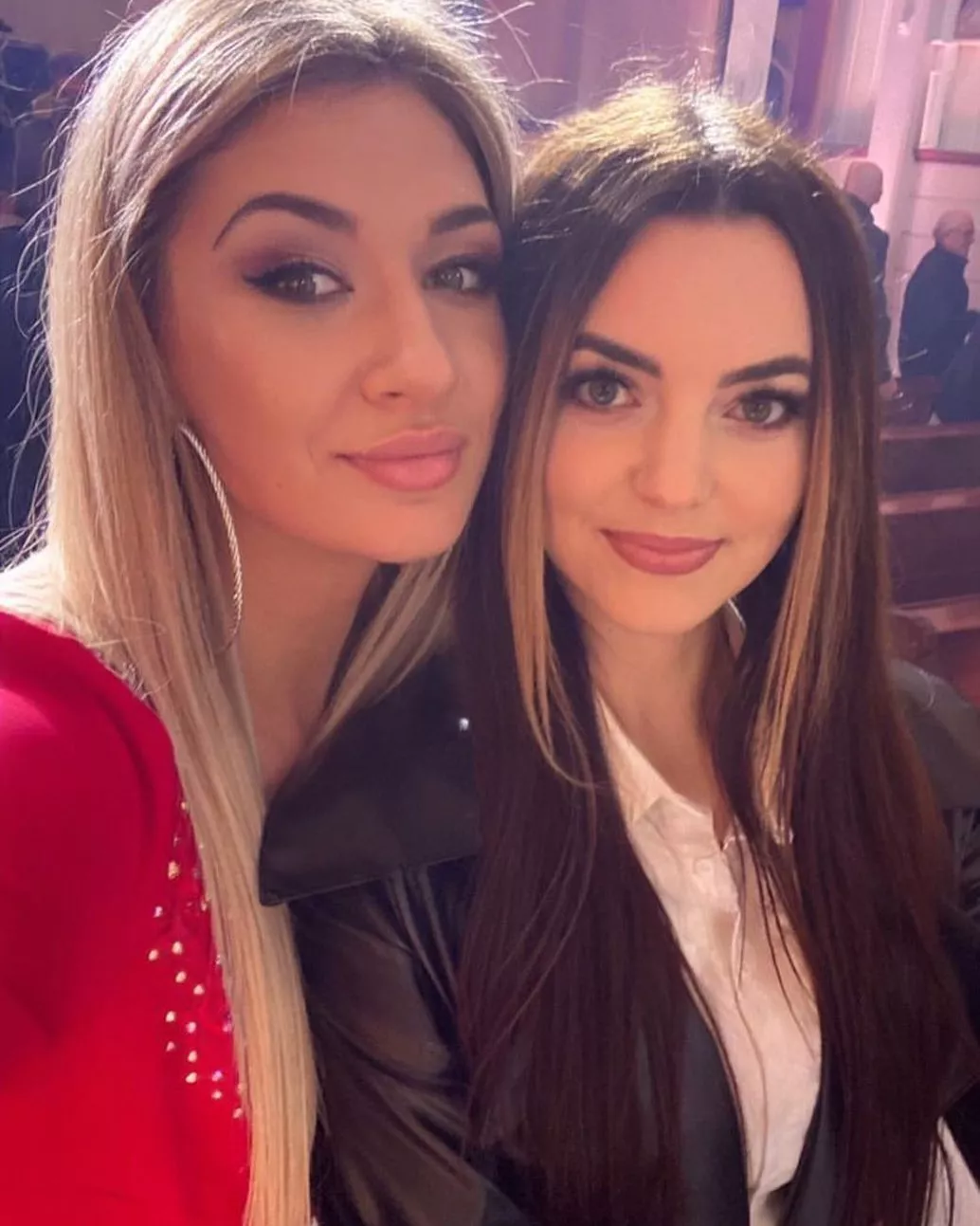 Boginie disco polo?! Dwie urocze wokalistki Angelika - Topky oraz Małgosia Camasutra zapozowały razem do zdjęcia! Artystki szykują niespodziankę?!